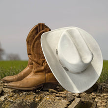 Sterling Cattleman Crease Western Hat™ Ivory Wide Brim