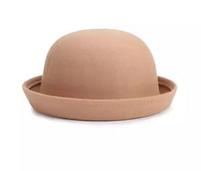 Sterling Carcasonne Bowler™ Cotton Acrylic Blend Bow Detail