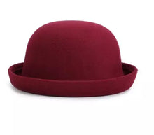 Sterling Carcasonne Bowler™ Cotton Acrylic Blend Bow Detail